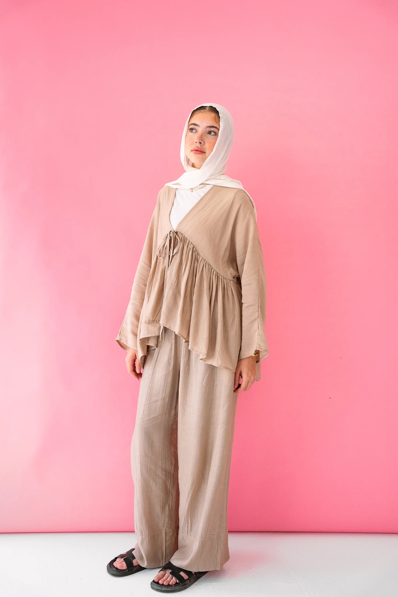 Daydreamer Linen Set in cafè - Image 3