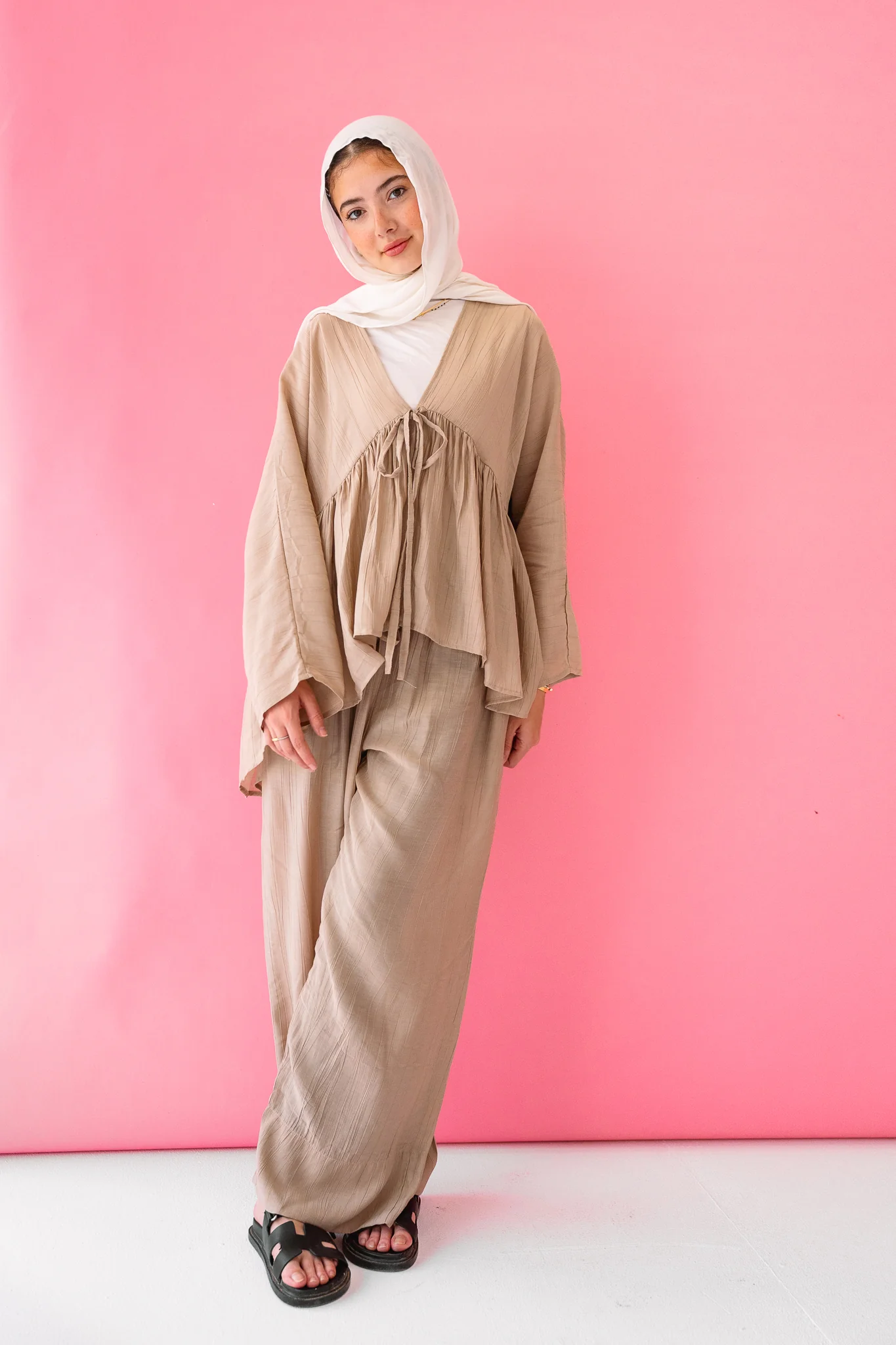 Daydreamer Linen Set in cafè - Image 4