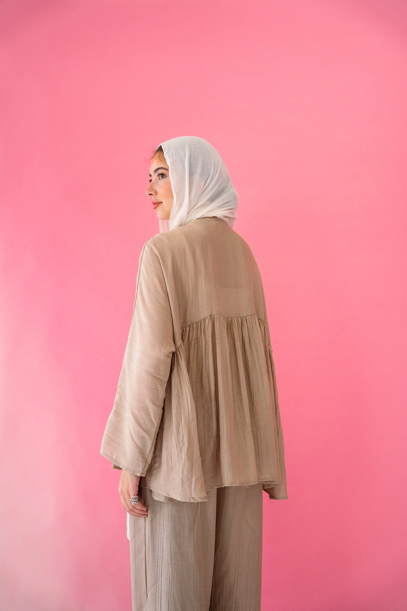 Daydreamer Linen Set in cafè - Image 6