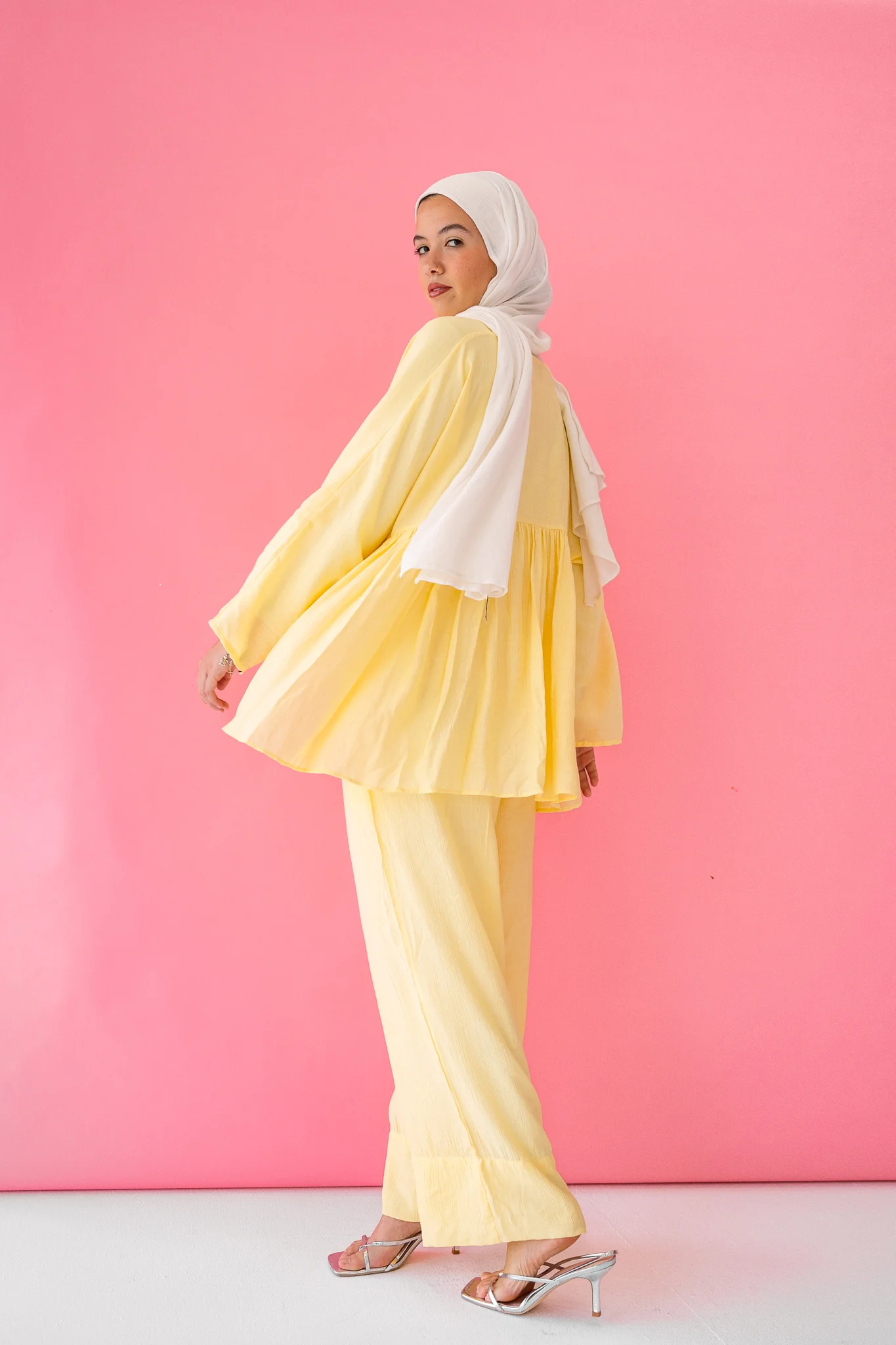 Daydreamer Linen Set in butter Yellow - Image 3
