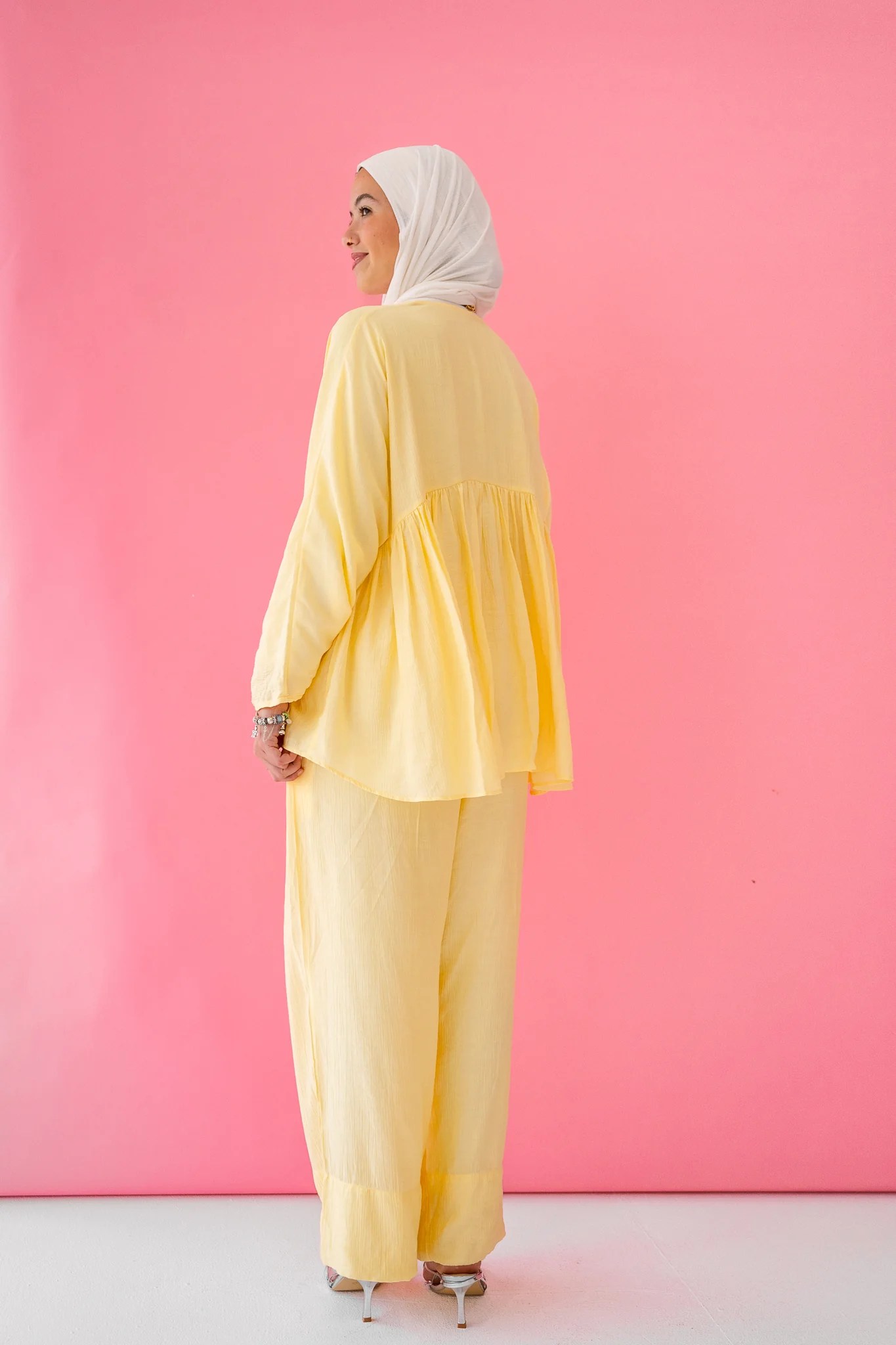 Daydreamer Linen Set in butter Yellow - Image 5