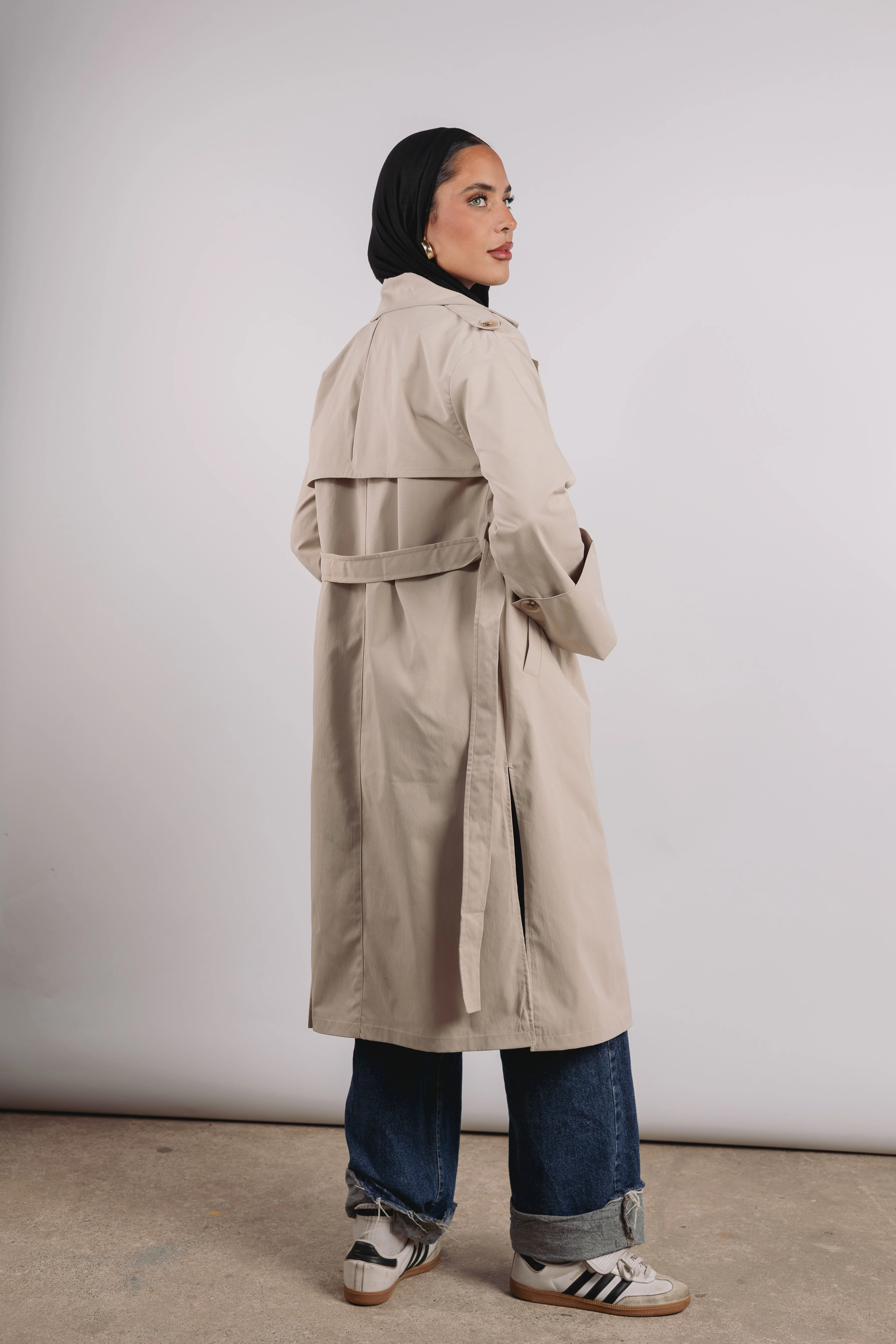Madeline trench coat in beige - Image 6