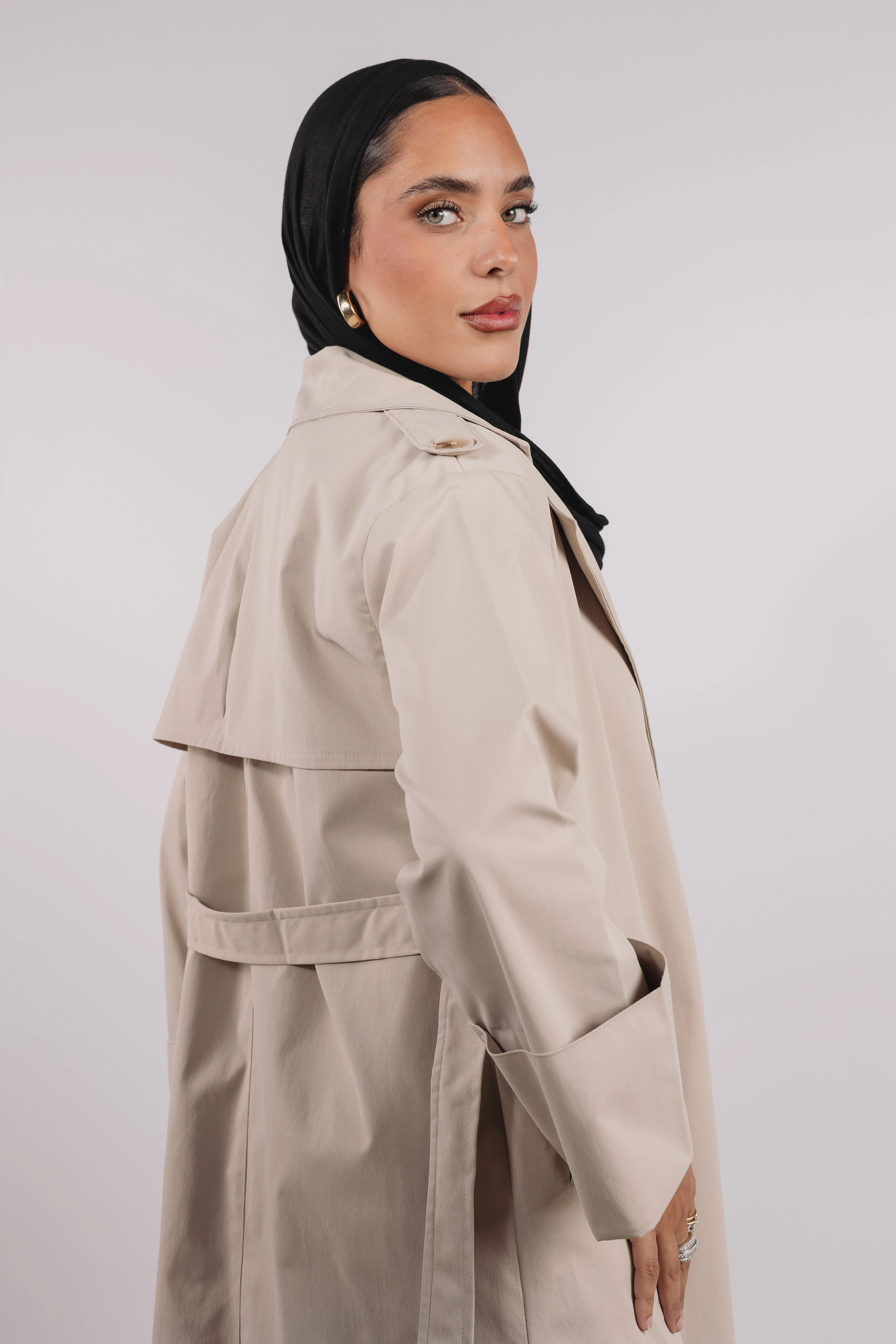 Madeline trench coat in beige - Image 7