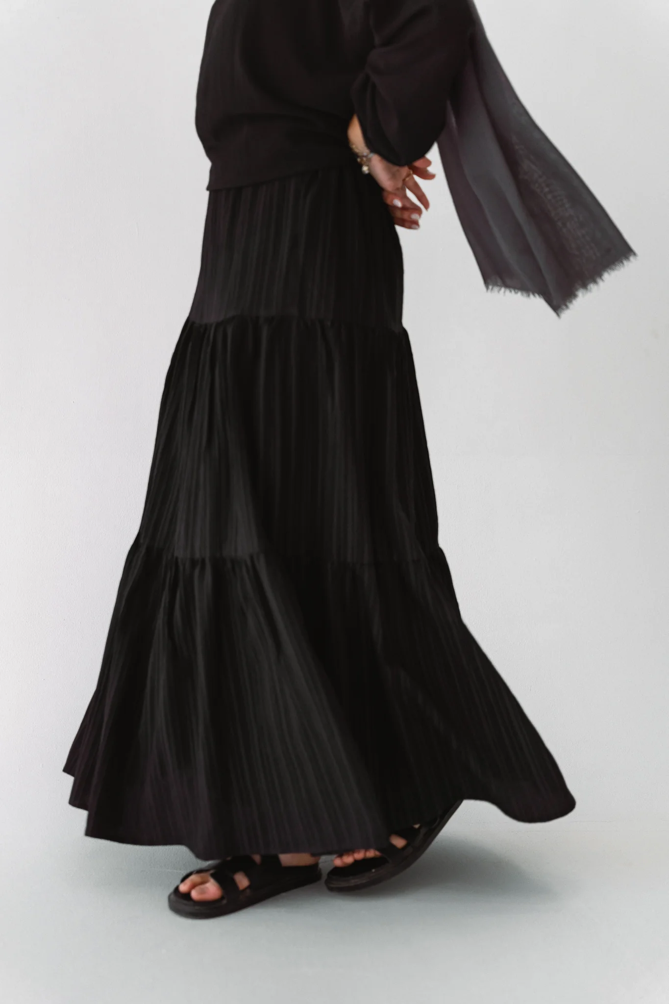 NAYA SKIRT IN BLACK - Image 6