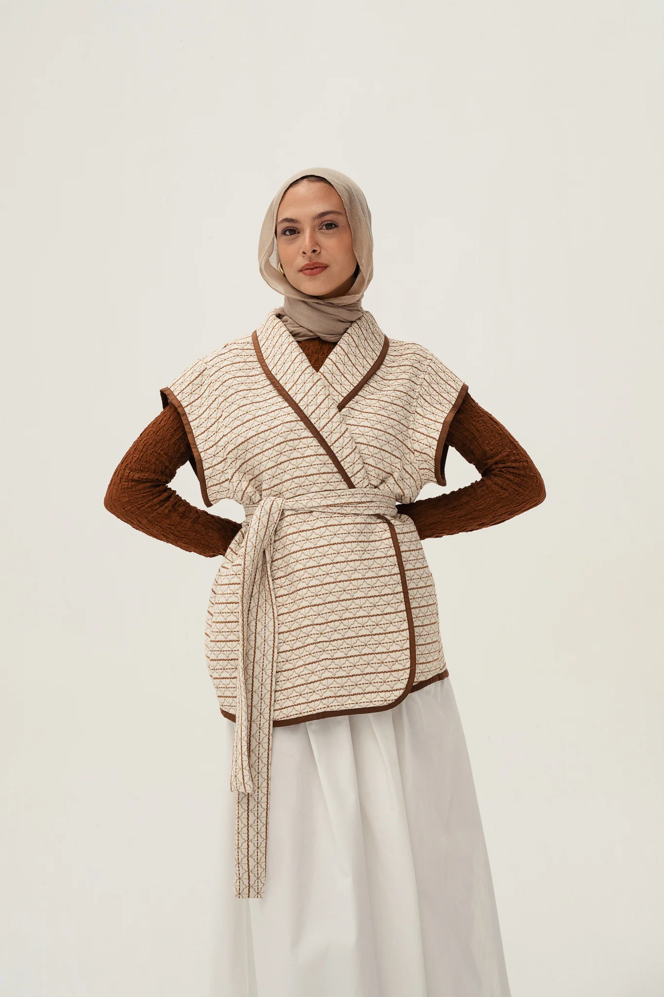 Rahil quilted vest- brown - Image 2