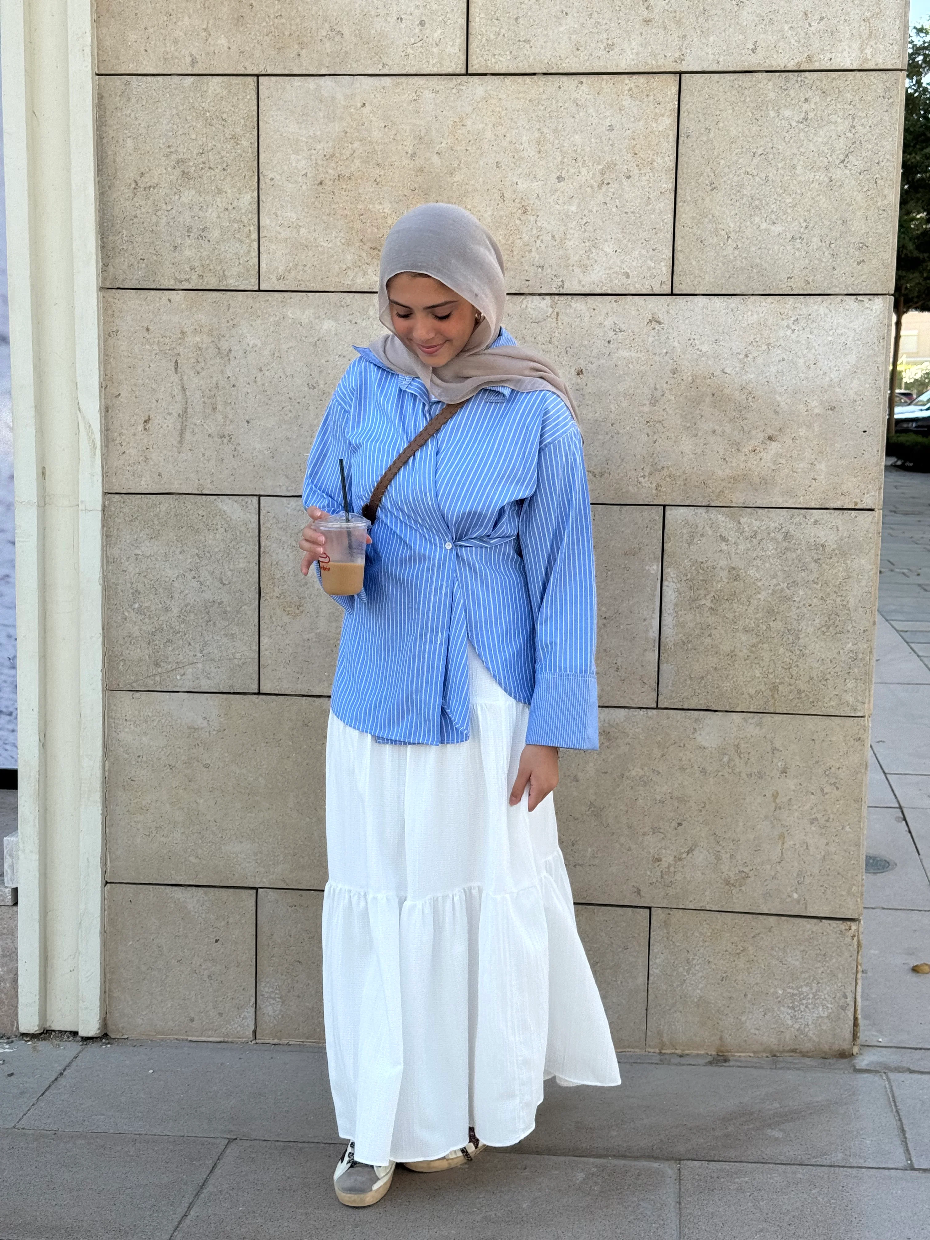 THE DAILY STRIPED SHIRT in light blue . - Image 3